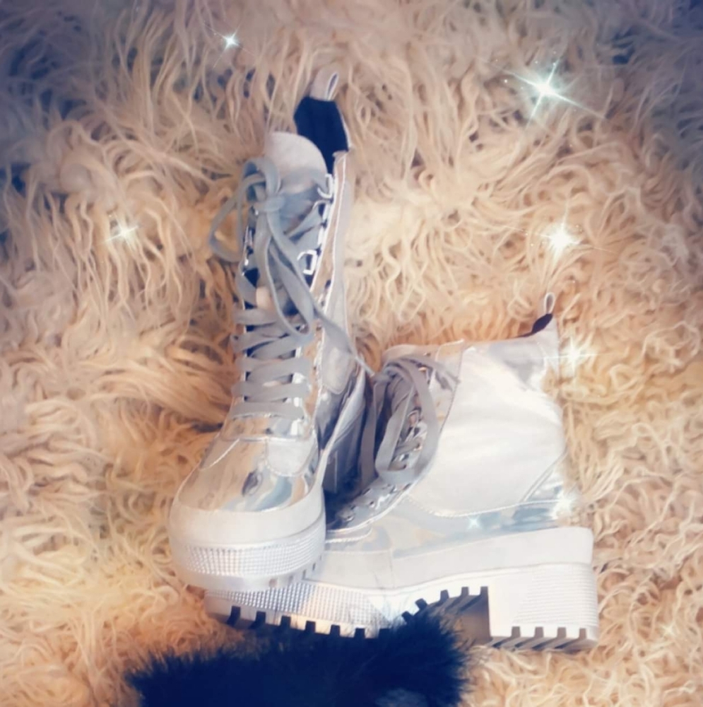 Combat boots